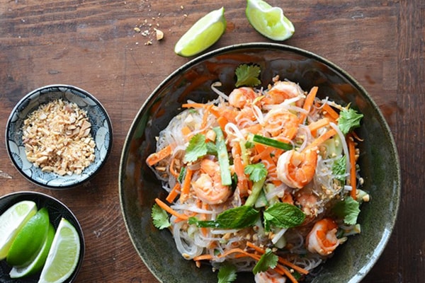 Salade vietnamienne aux vermicelles de riz et crevettes