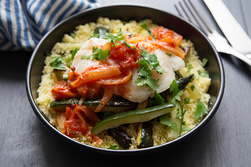 Filet de lieu concassé de tomates semoule