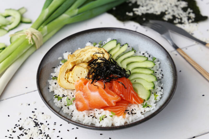 Chirashi saumon omelette