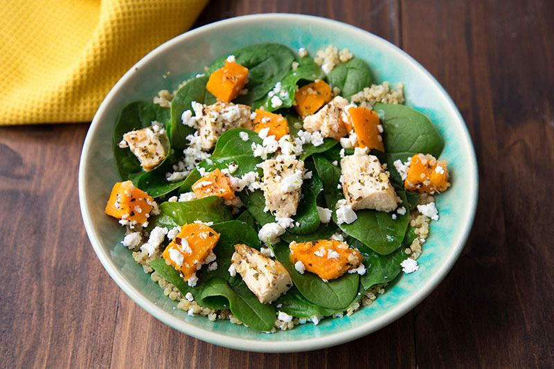 Salade spinach butternut feta quinoa