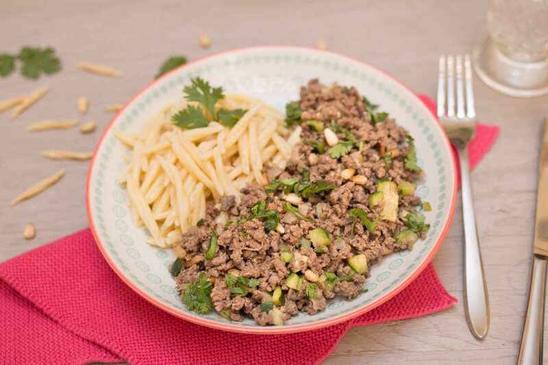 Bœuf sauté aux 4 épices, coriandre et pignons